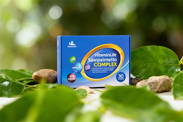 کپسول ساوپالمتو کمپلکس ویتامین لایف در کنار عناصر طبیعی