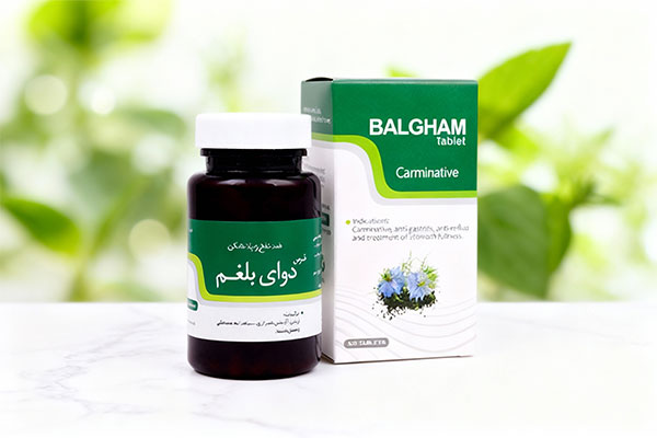 قرص دوای بلغم نیاک روی سطح مرمر سفید