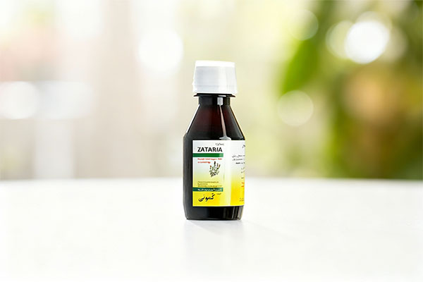 شربت کمونی زاتاریا نیاک روی سطح سفید