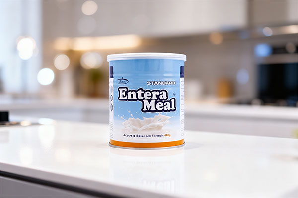 پودر انترامیل استاندارد کارن روی پیشخوان آشپزخانه