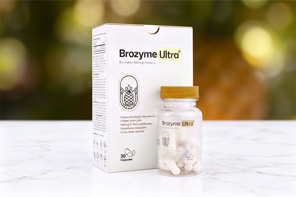 کپسول بروزایم اولترا تچرا فارمد روی سطح مرمر سفید