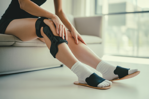 خرید تجهیزات ارتوپدی شامل زانوبند طبی و کفی طبی